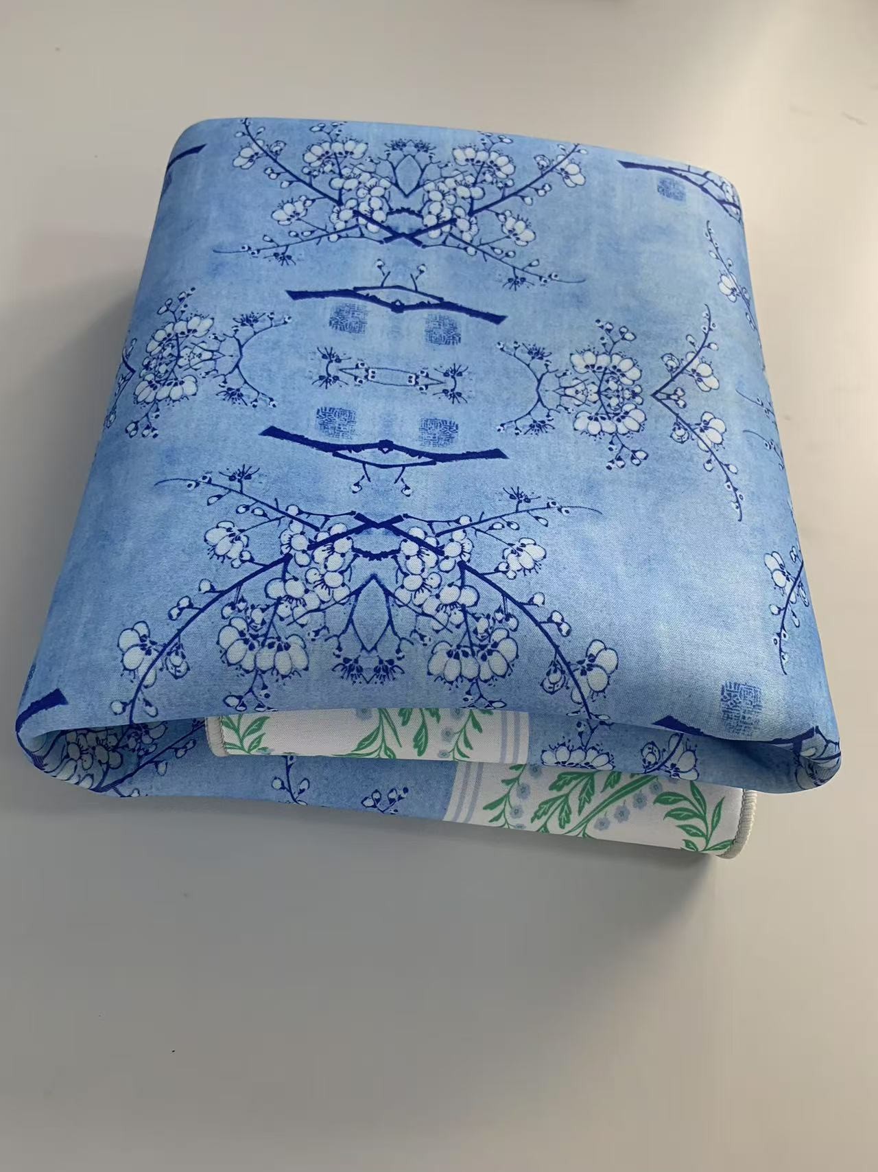 游戲桌墊那種好，橡膠雙面布印刷定制